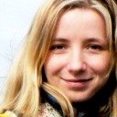 Illustratief portret van Fleur Van Hoof bij een klantervaring
