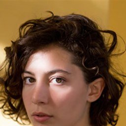Illustratief portret van Sara Dewaele bij een klantervaring