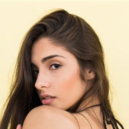 Illustratief portret van Mina Vaes bij een klantervaring